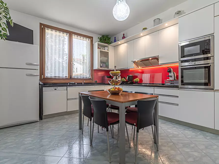 Immagine 9 di Villa in vendita  in Via Claudio Gallerani 2 a Terre Del Reno