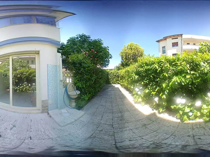 Immagine 12 di Trilocale in vendita  a Silvi