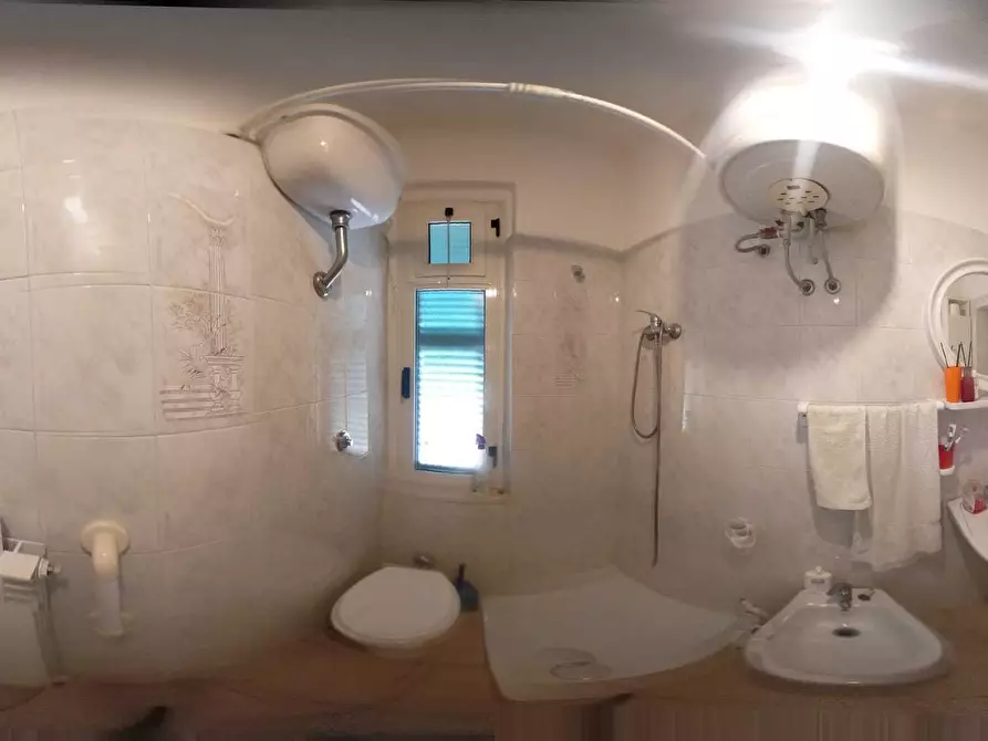 Immagine 24 di Rustico / casale in vendita  a Loreto Aprutino