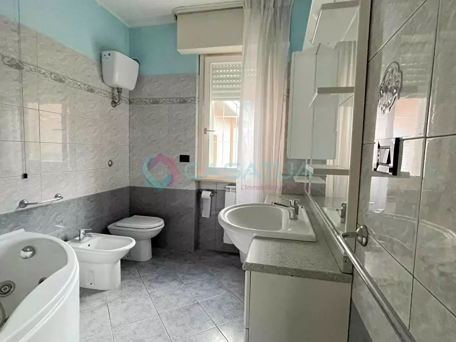 Immagine 38 di Porzione di casa in vendita  a Silvi