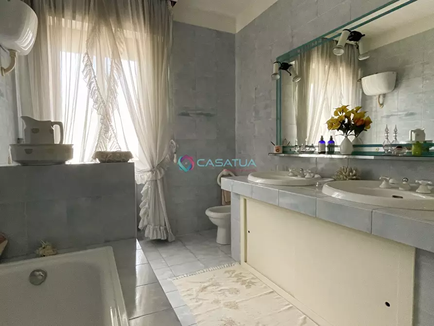 Immagine 34 di Attico in vendita  a Pineto