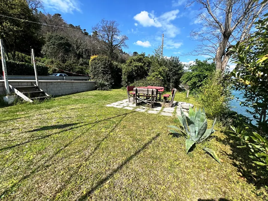 Immagine 32 di Casa indipendente in vendita  in Via C. A. Fabbricotti 68 a Ameglia