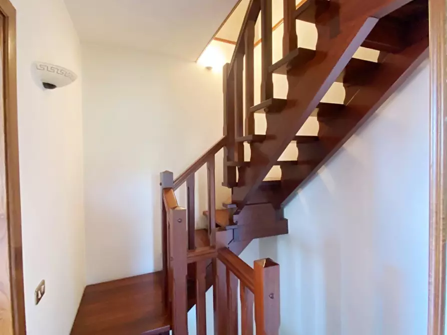 Immagine 11 di Casa trifamiliare in affitto  in Via della Resistenza 71 a Castelnuovo Magra