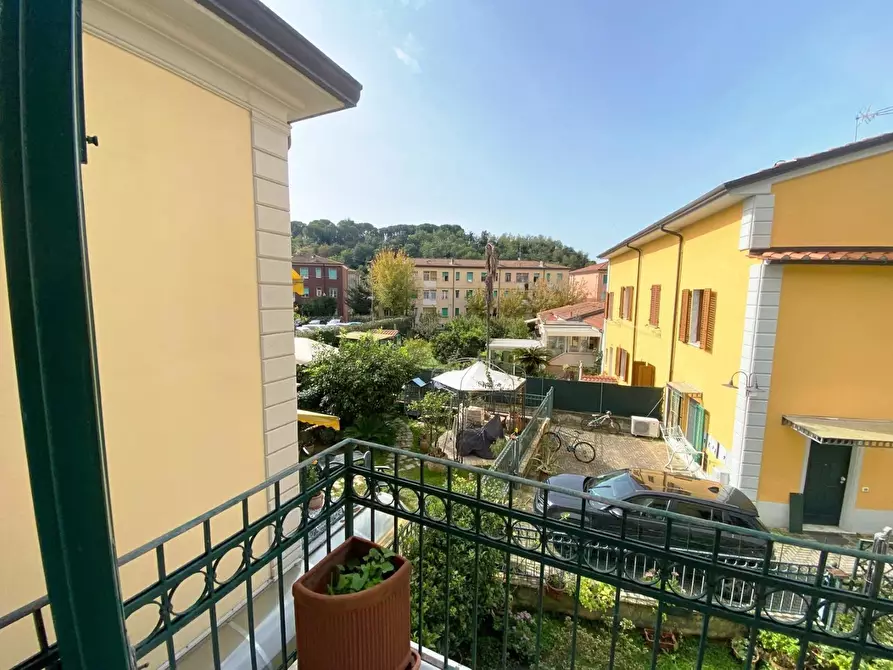 Immagine 21 di Porzione di casa in vendita  in Piazza Bastione 73 a Massa