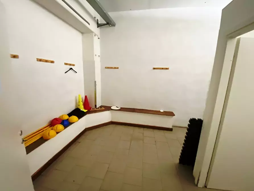 Immagine 6 di Laboratorio in vendita  in Via Europa 94 a Ortonovo