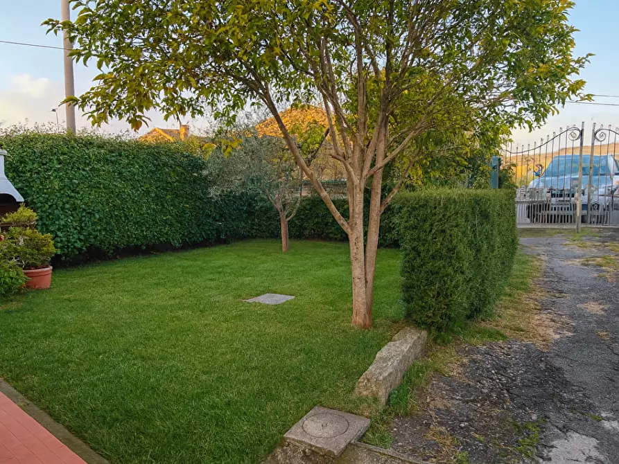 Immagine 2 di Casa bifamiliare in affitto  in Via Cisa Trav . 4 13 a Sarzana