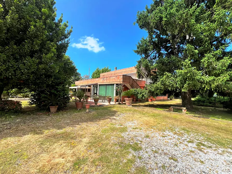 Immagine 2 di Villa in vendita  in Via Acquala 40 a Montignoso