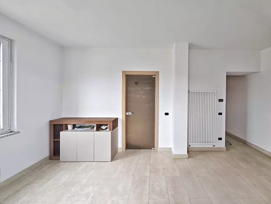 Immagine 18 di Quadrilocale in vendita  in Via Cisa 95 a Sarzana