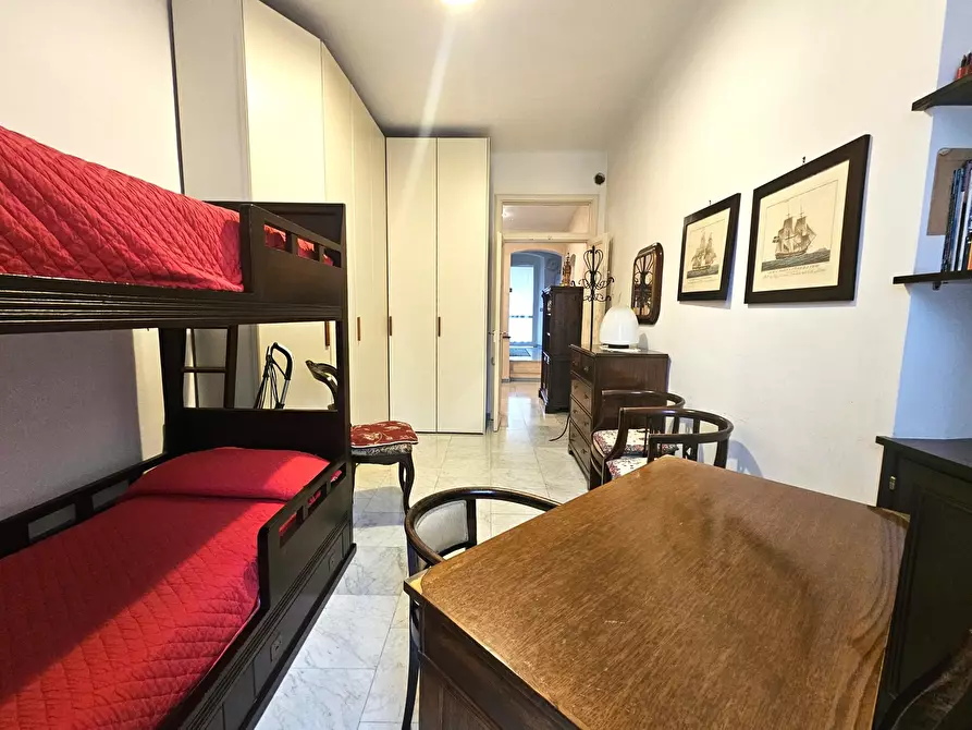 Immagine 12 di Quadrilocale in vendita  in Via Mazzini a Sarzana