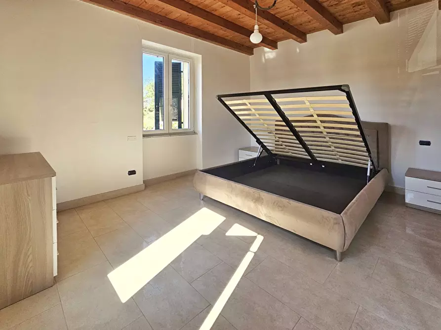 Immagine 12 di Quadrilocale in vendita  in Via Cisa 95 a Sarzana