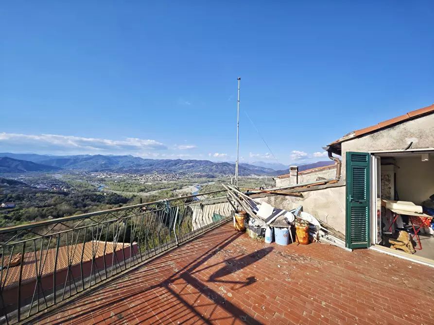 Immagine 38 di Porzione di casa in vendita  in Via Giuseppe Verdi 52 a Vezzano Ligure