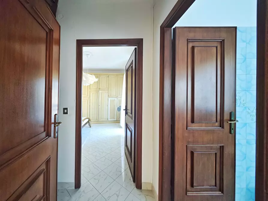 Immagine 23 di Quadrilocale in vendita  in Piazza Giacomo Matteotti 8 a Sarzana