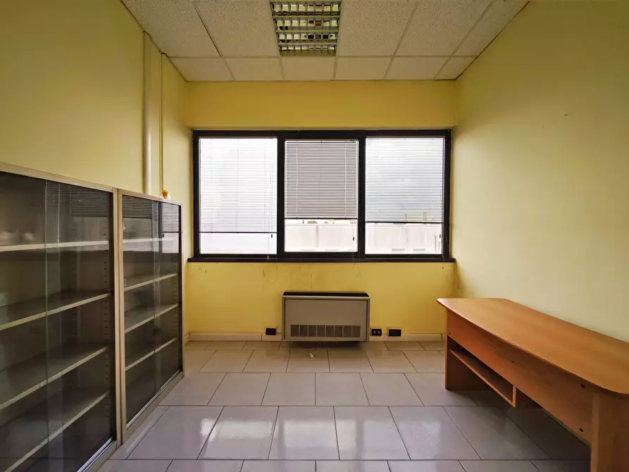 Immagine 31 di Ufficio in vendita  in Via Brigata Partigiana Ugo Muccini 92 a Sarzana