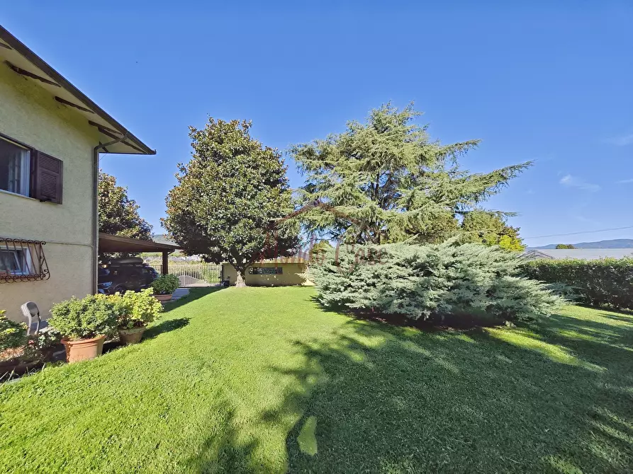 Immagine 7 di Villa in vendita  in Via Forano 9 a Ameglia