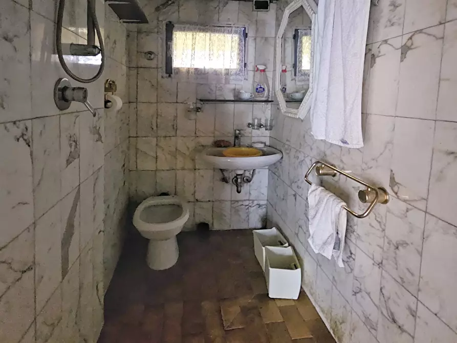 Immagine 15 di Rustico / casale in vendita  a Ameglia