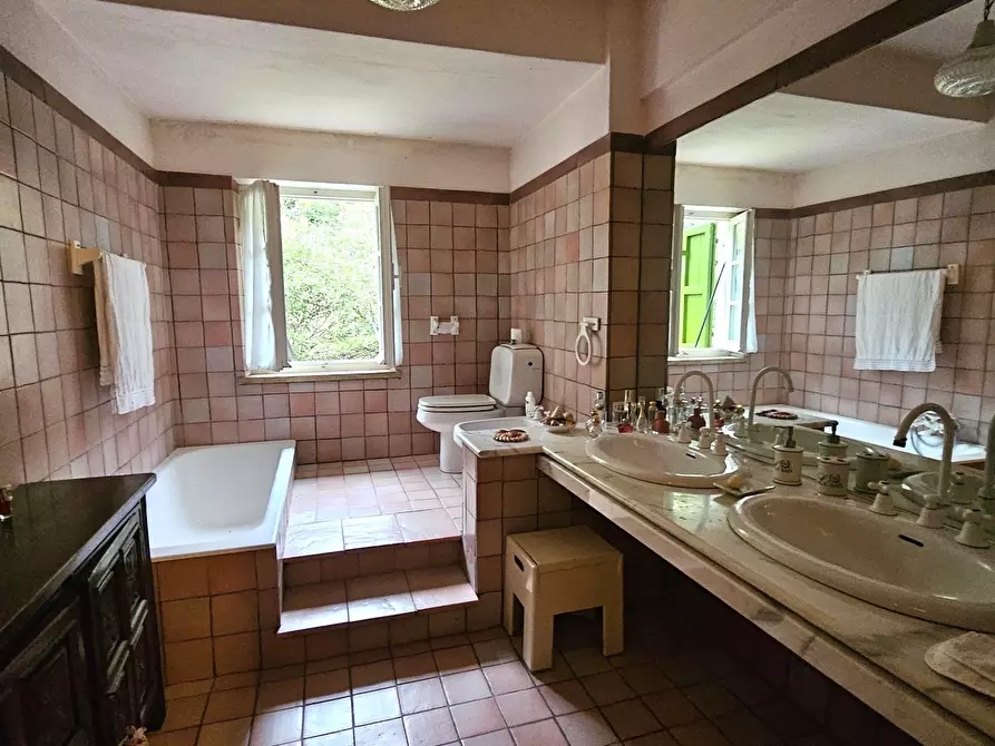 Immagine 26 di Villa in vendita  in Via Prulla 15 a Sarzana