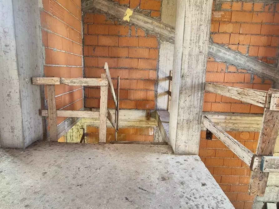 Immagine 10 di Villetta a schiera in vendita  in Via Bozzi 103 a Ortonovo