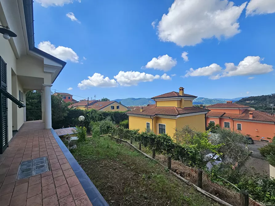 Immagine 53 di Villa in vendita  a Sarzana