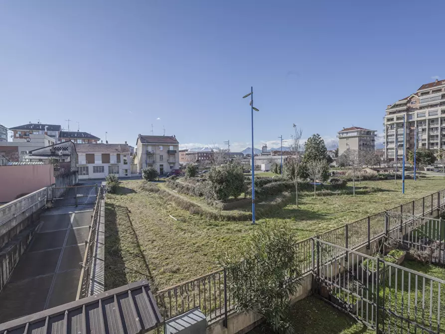 Immagine 39 di Quadrilocale in vendita  in Via Alfonso Badini Confalonieri 47 a Torino
