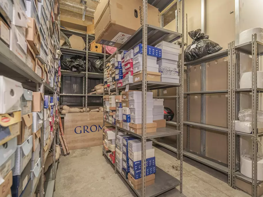 Immagine 21 di Attività commerciale in affitto  in Via Antonio Gramsci 15 a Torino