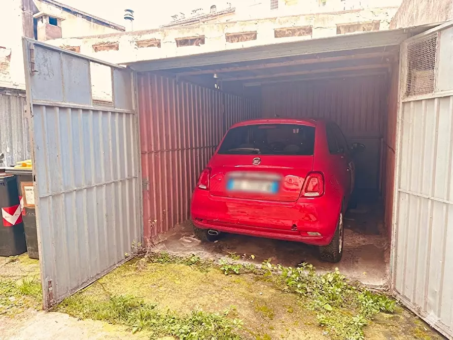 Immagine 8 di Garage in vendita  in Via Beinasco 4 a Torino