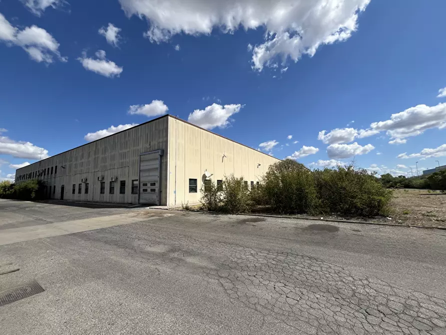 Immagine 4 di Attività artigianale in affitto  in Zona Industriale si San Nicola a Melfi