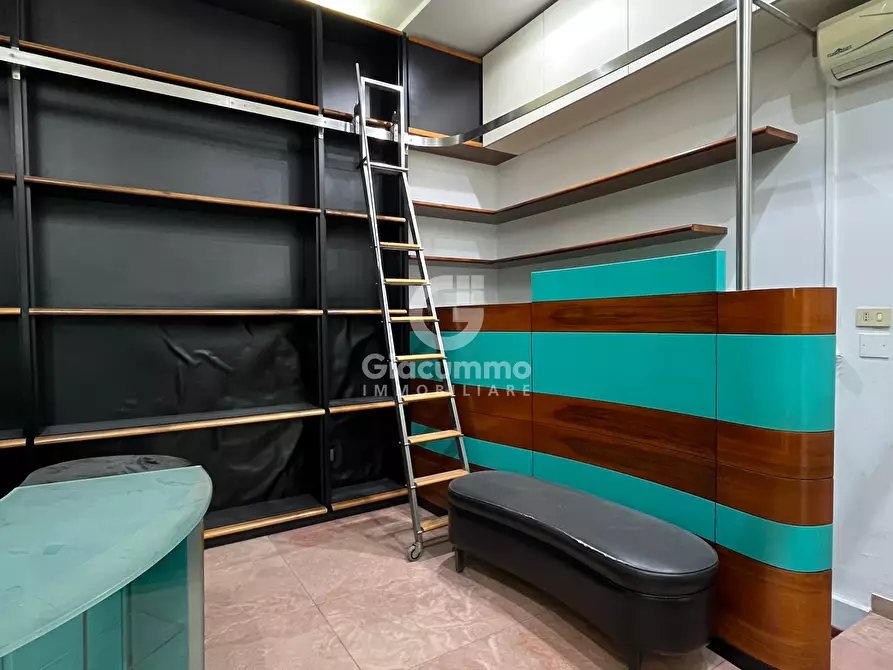 Immagine 15 di Locale commerciale in affitto  in Via Pretoria 80 a Potenza