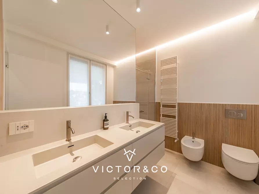 Immagine 25 di Attico in vendita  a Novara