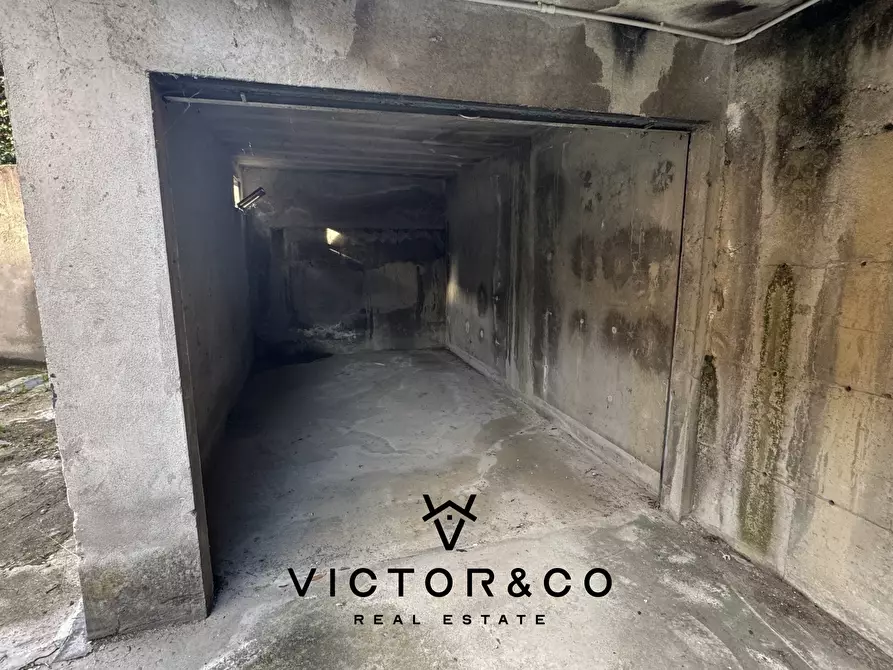 Immagine 1 di Garage in vendita  in Via Sforzesca sn a Novara