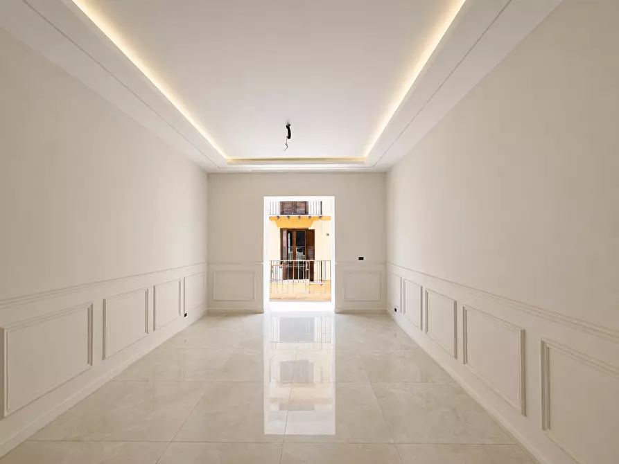 Immagine 1 di Appartamento in vendita  in Via Albergheria a Palermo