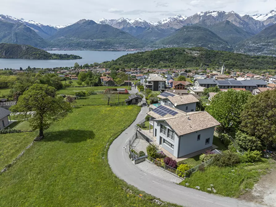 Immagine 4 di Villa in vendita  in Via Colombèe 11 a Colico