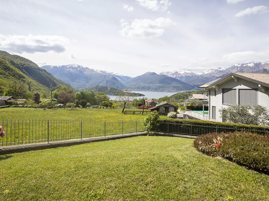 Immagine 32 di Villa in vendita  in Via Colombèe 11 a Colico