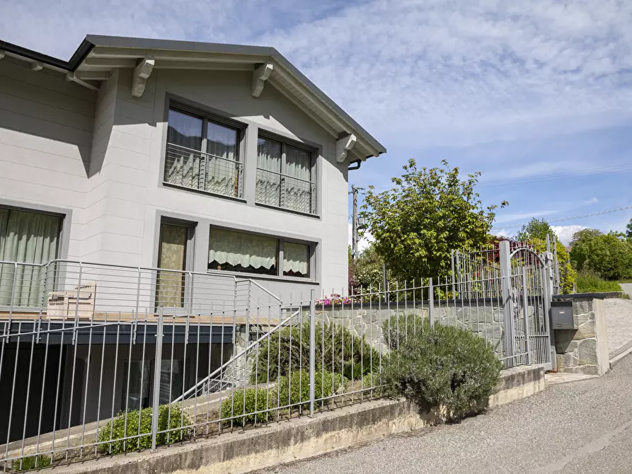 Immagine 24 di Villa in vendita  in Via Colombèe 11 a Colico