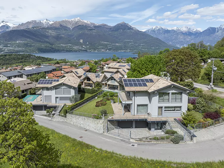 Immagine 7 di Villa in vendita  in Via Colombèe 11 a Colico