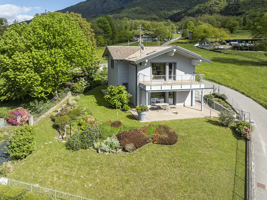 Immagine 66 di Villa in vendita  in Via Colombèe 11 a Colico