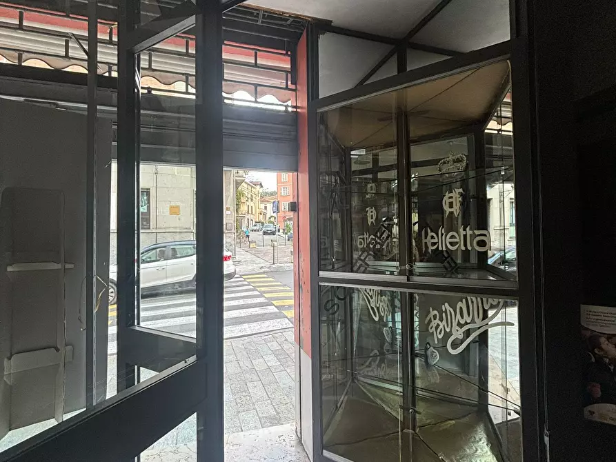 Immagine 27 di Locale commerciale in affitto  a Fornovo Di Taro