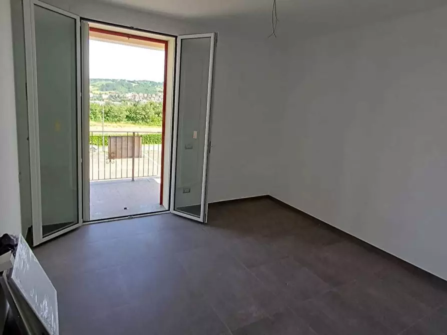 Immagine 15 di Bilocale in vendita  a Medesano