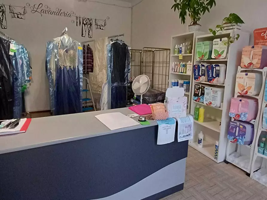 Immagine 7 di Attività commerciale in vendita  a Varano De' Melegari