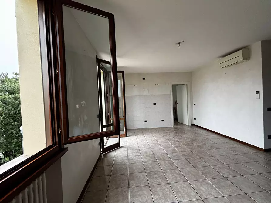 Immagine 4 di Monolocale in vendita  a Medesano