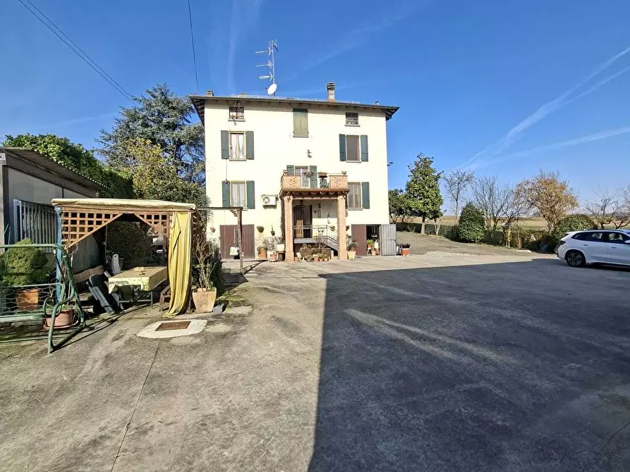 Immagine 2 di Casa bifamiliare in vendita  a Salsomaggiore Terme