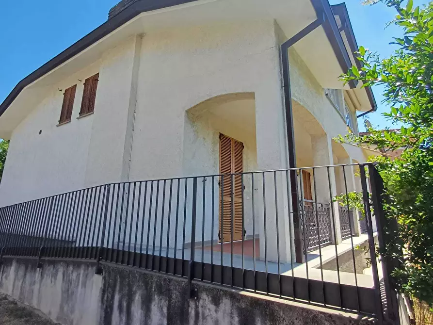 Immagine 5 di Casa bifamiliare in vendita  a Varano De' Melegari