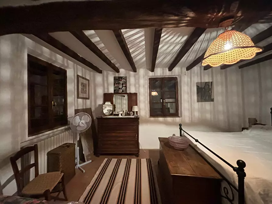 Immagine 23 di Porzione di casa in vendita  a Varano De' Melegari