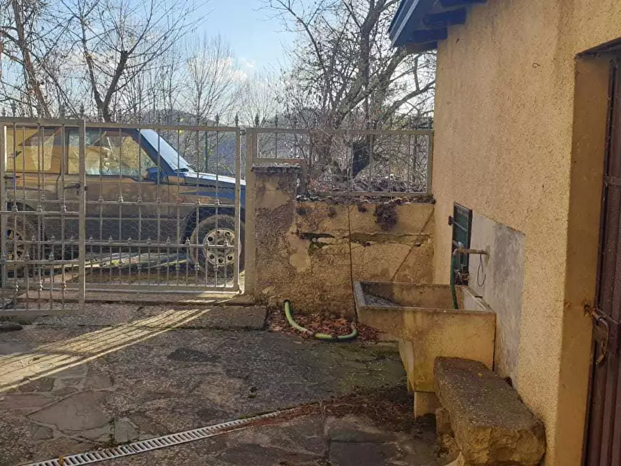 Immagine 14 di Porzione di casa in vendita  a Varsi