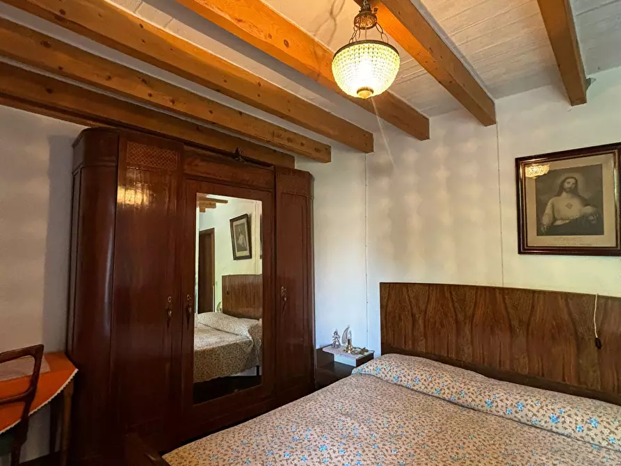 Immagine 23 di Porzione di casa in vendita  a Terenzo