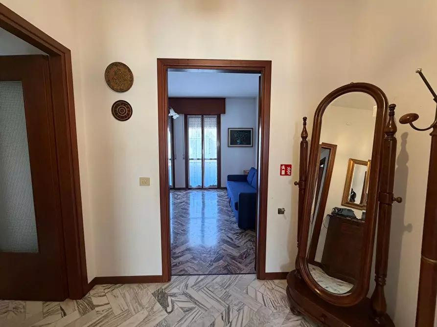 Immagine 6 di Trilocale in affitto  a Parma