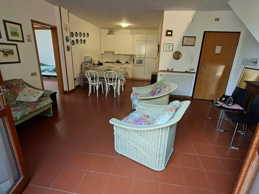 Immagine 32 di Quadrilocale in vendita  a Massa