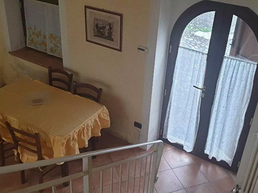 Immagine 5 di Bilocale in affitto  a Varano De' Melegari