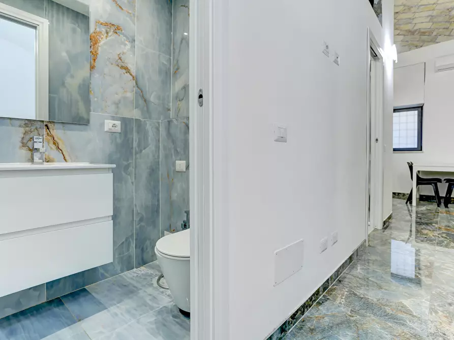 Immagine 16 di Loft/Open space in vendita  a Roma