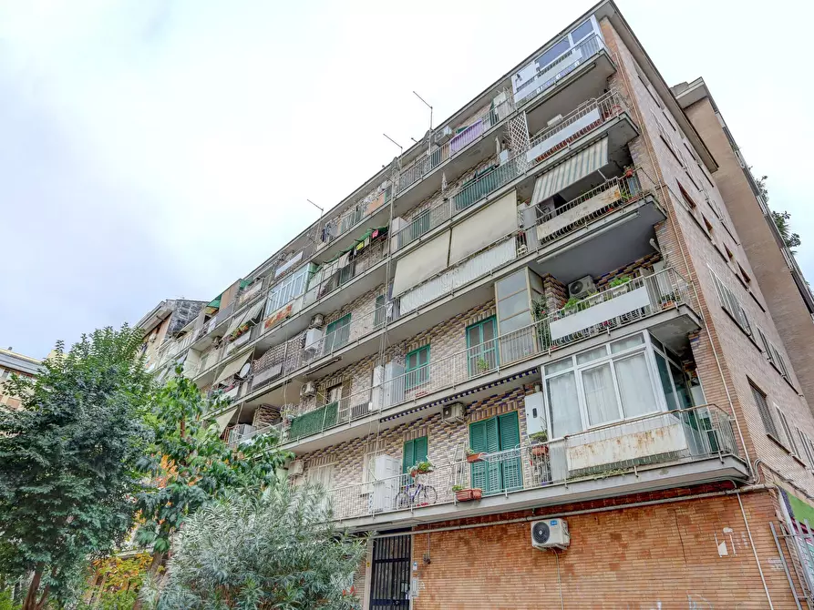 Immagine 22 di Bilocale in vendita  in VIA TUSCOLANA 1000 a Roma