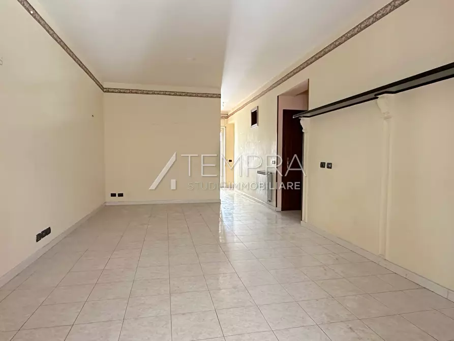 Immagine 4 di Appartamento in vendita  a Adrano